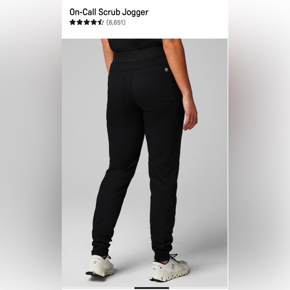 Fabletics Scrub Set - Picture 13 of 15